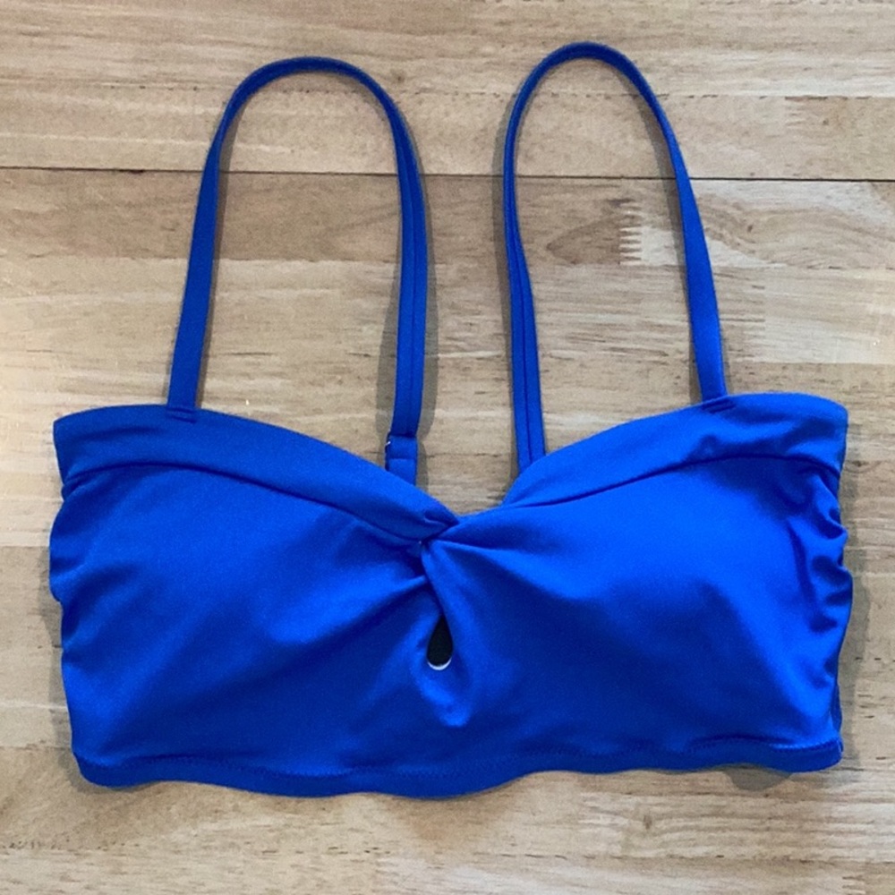 Shade & Shore Bikini Top, Size Large, good condition.